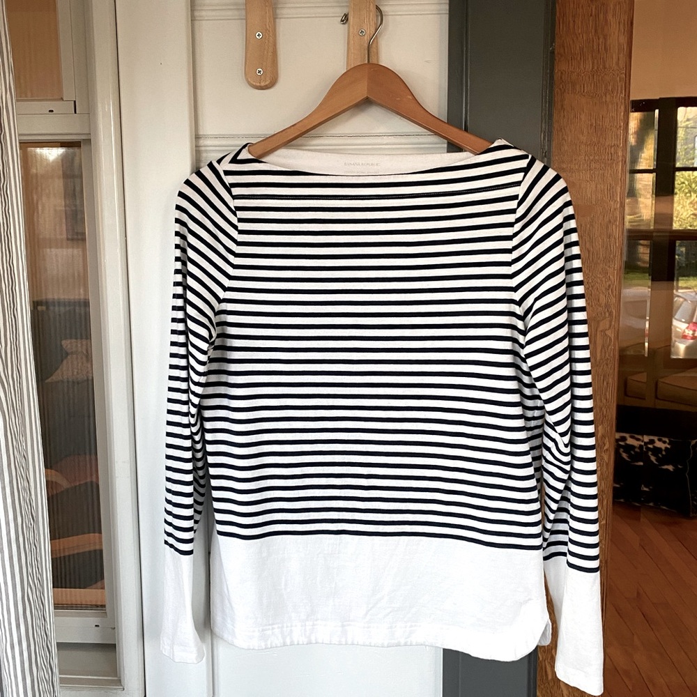 Banana republic soft knit shirt Size S